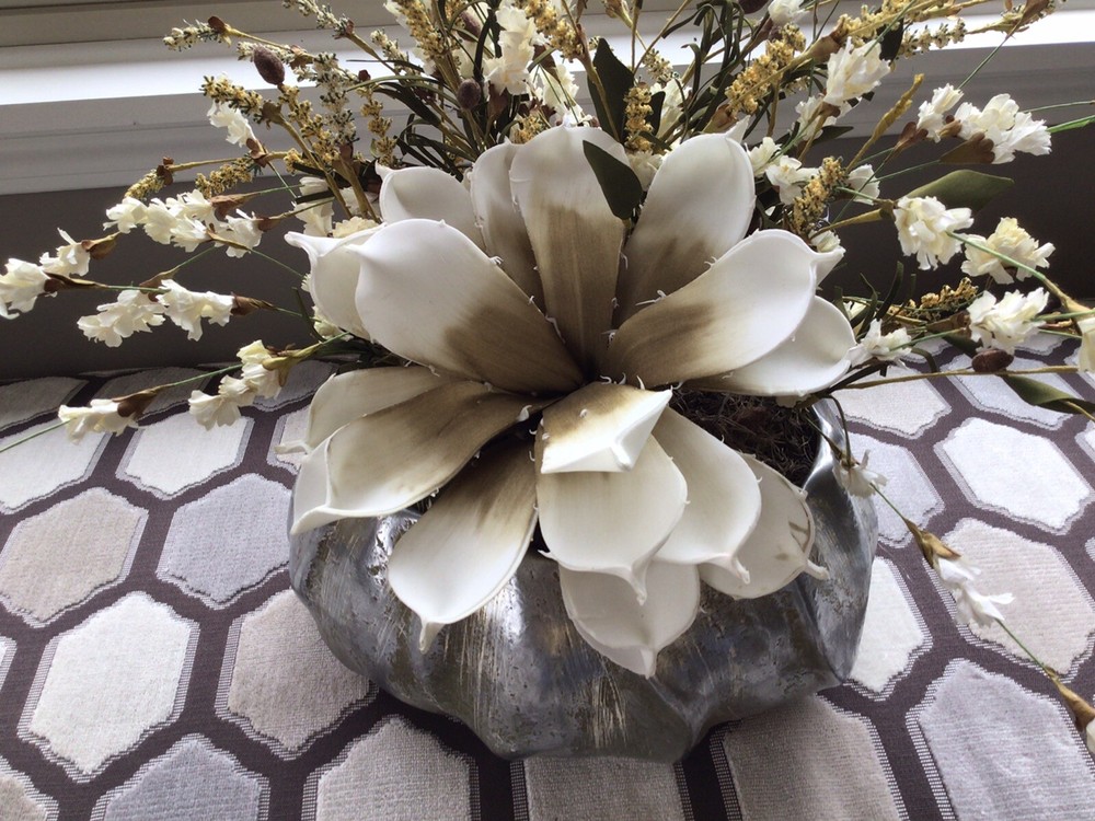Tan & Cream Centerpiece