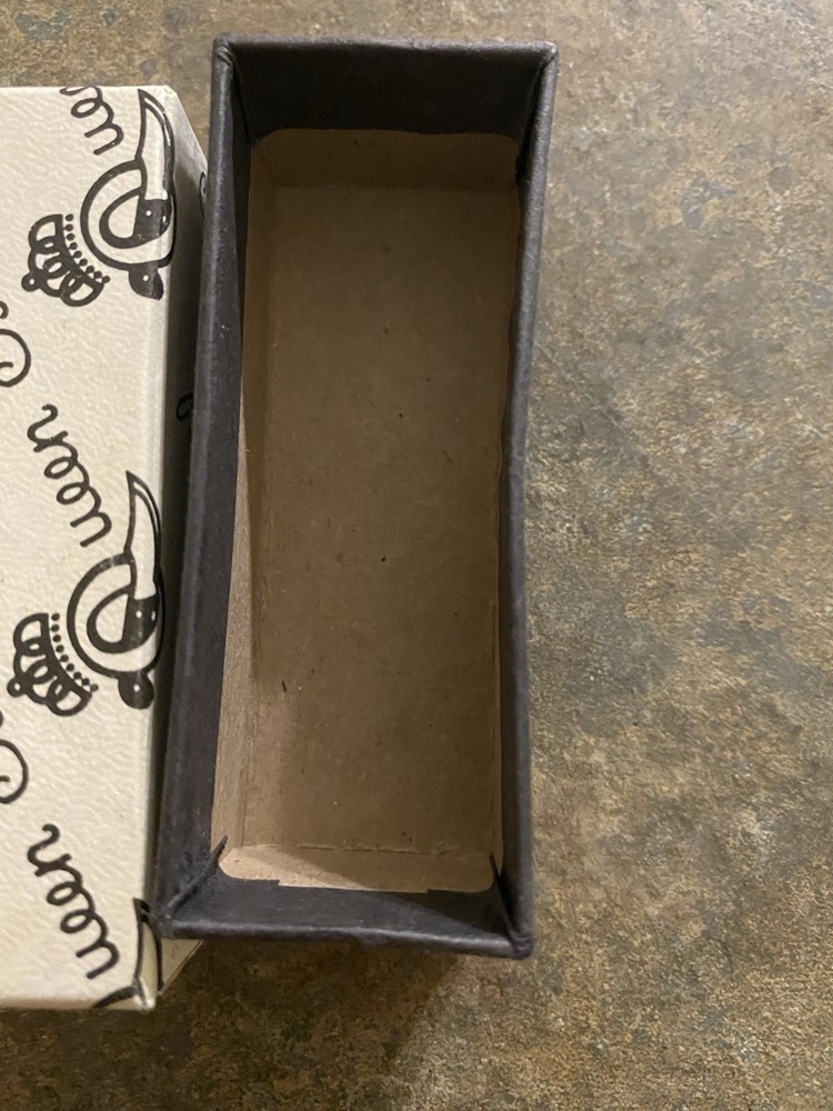 Queen Knife Box EMPTY BOX ONLY