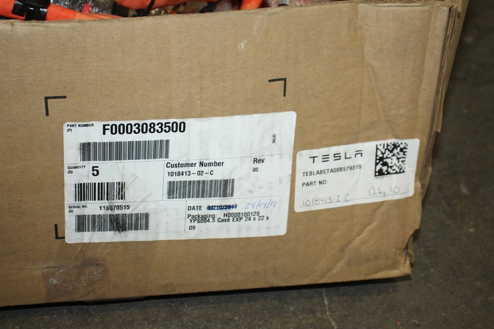 Tesla Type 2 Electric Car Charger Socket Harness 1018413-02-C A2425409201