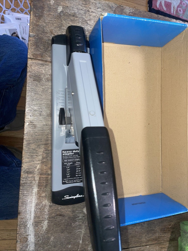 Swingline Heavy Duty Model 39005 160 Sheets High Capacity Stapler Open Box