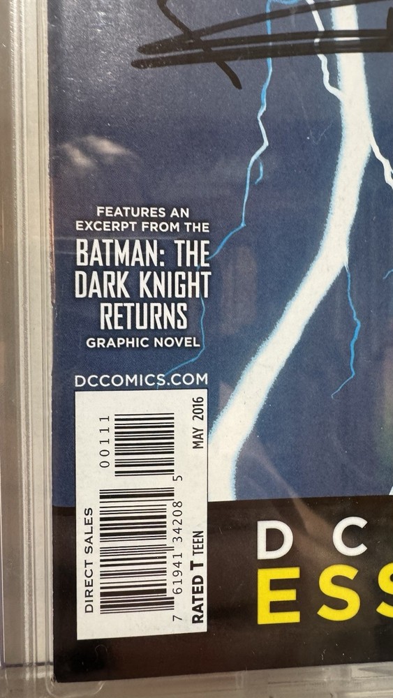 DC Essentials Batman Dark Knight Returns #1 CGC Signed by Frank Miller