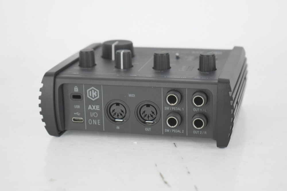 IK Multimedia AXE I/O ONE 1-Channel USB-C Audio Interface ISSUE