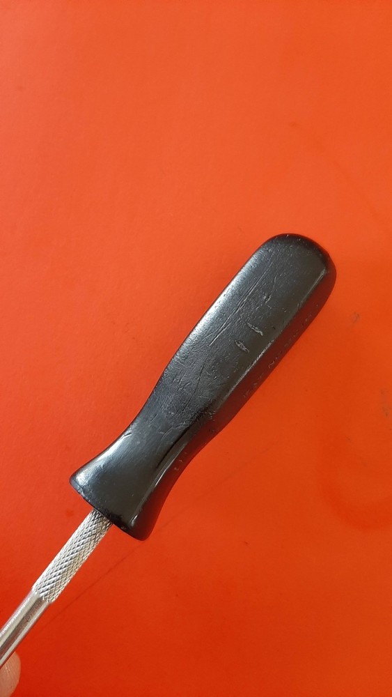 Snap-on Tools SSD143 1/4" Flat Tip Slotted Screwdriver Hard Black Handle USA