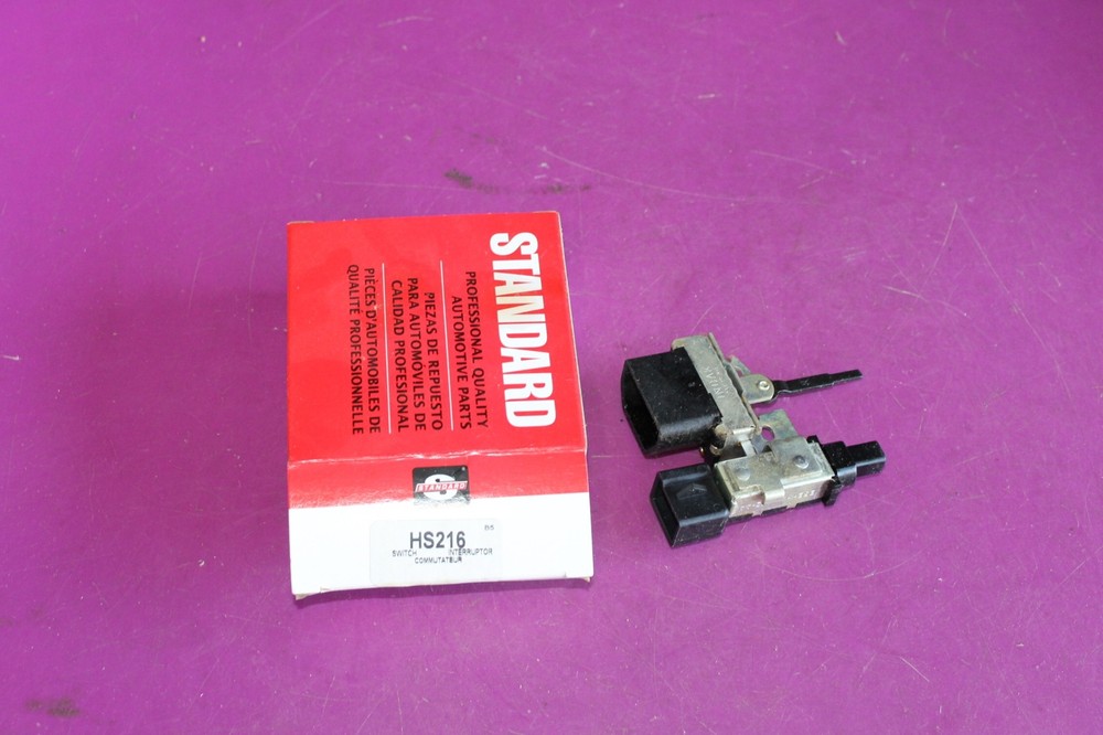 NOS Standard Motor Products Switch. Part HS216. See pic.