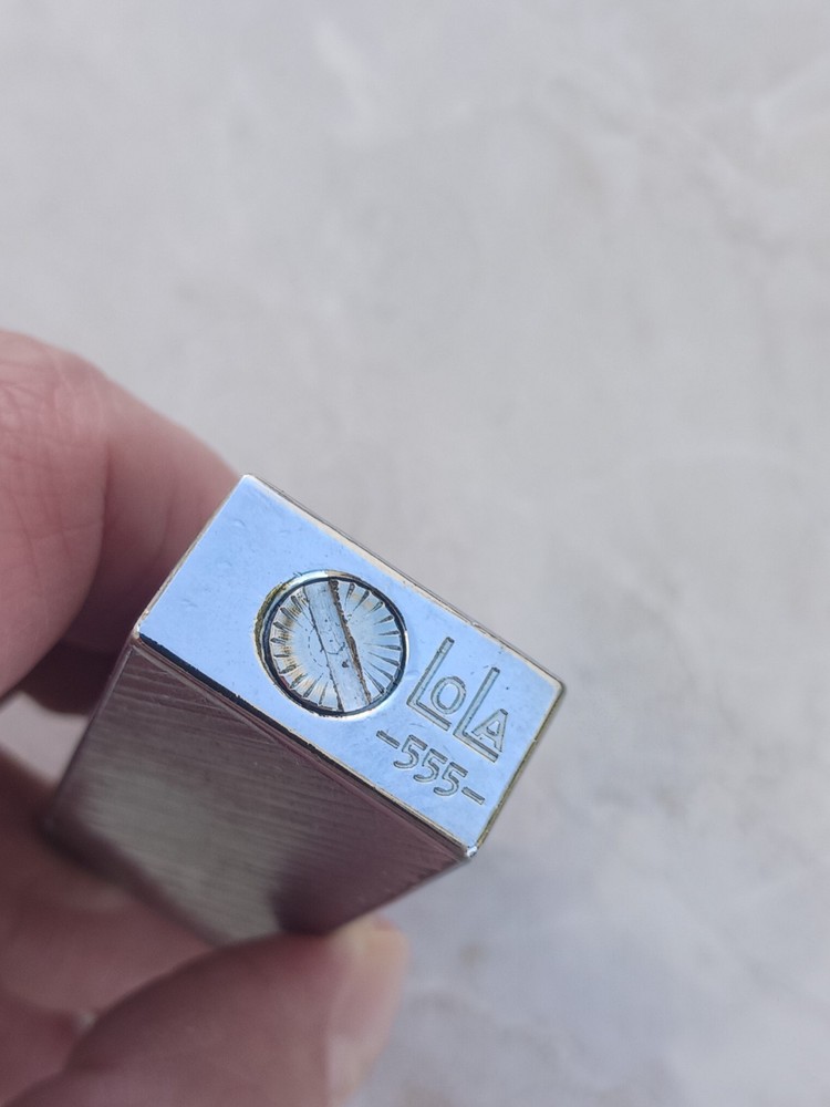 ~High Quality Vintage Lola Lighter in Good Shape~