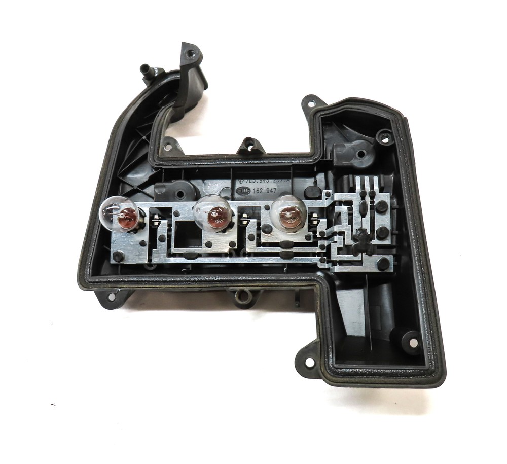 2009 PORSCHE CAYENNE (957) REAR LEFT DRIVER TAILLIGHT BULB SOCKET BOARD ASSEMBLY