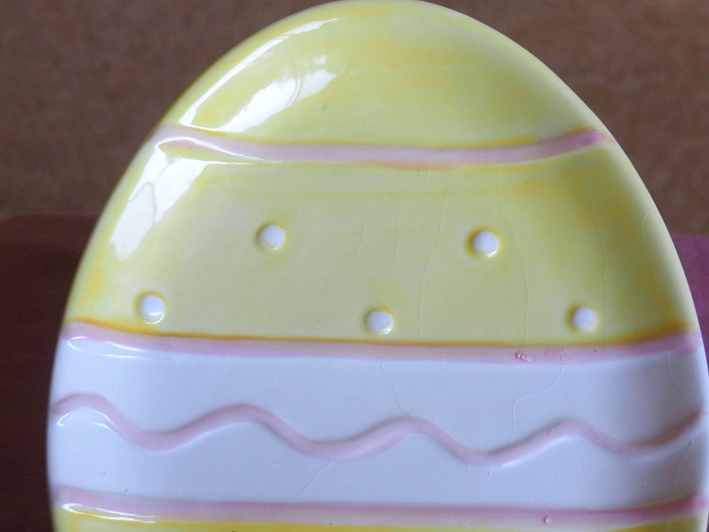 Pair of Easter Egg Shaped Dish’s / Ceramic Egg Shaped Snack Plates