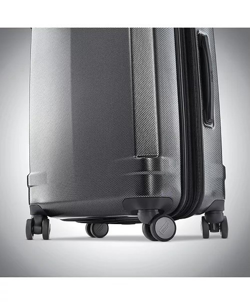 Hartmann 26” Spinner Suitcase Black Chevron Pattern one zipper work for closing