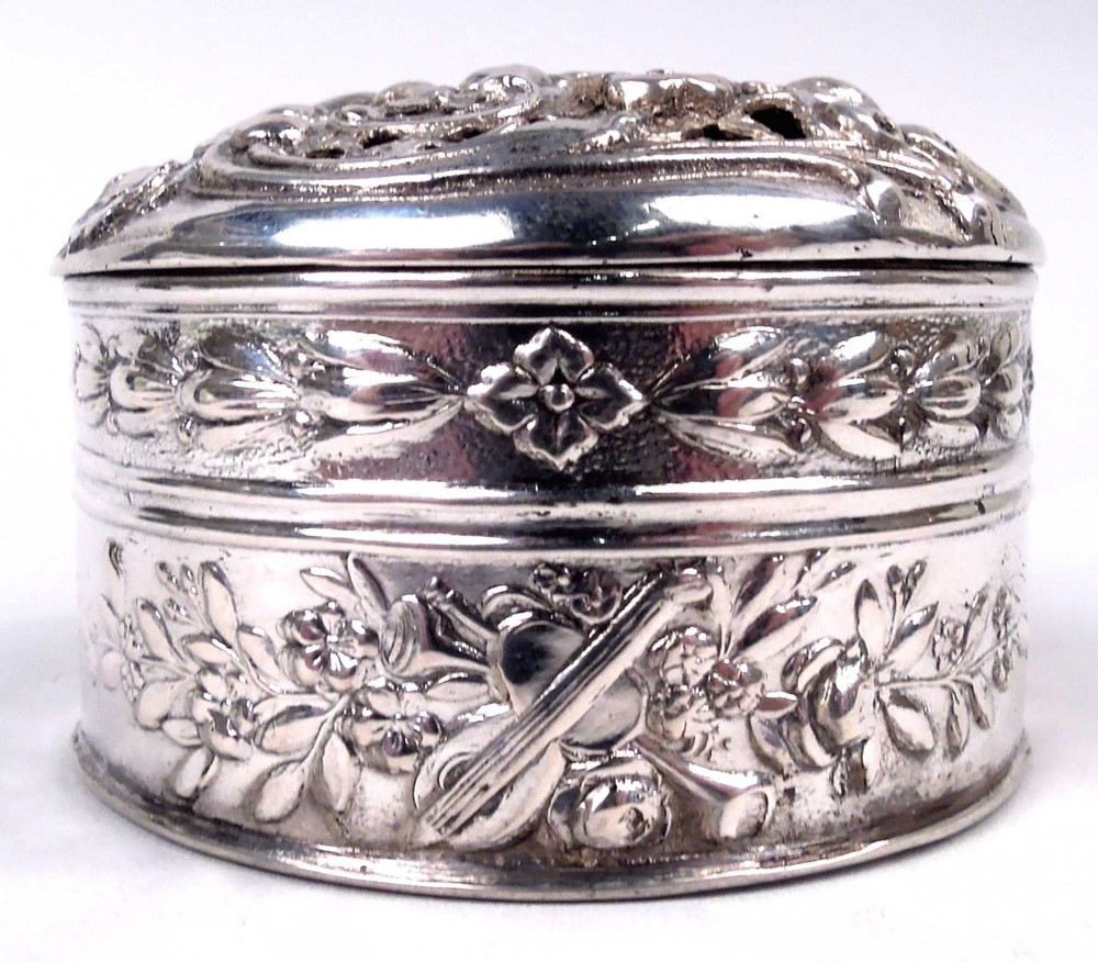 Antique Box Small Rococo Cherubs & Flowers German 800 Silver