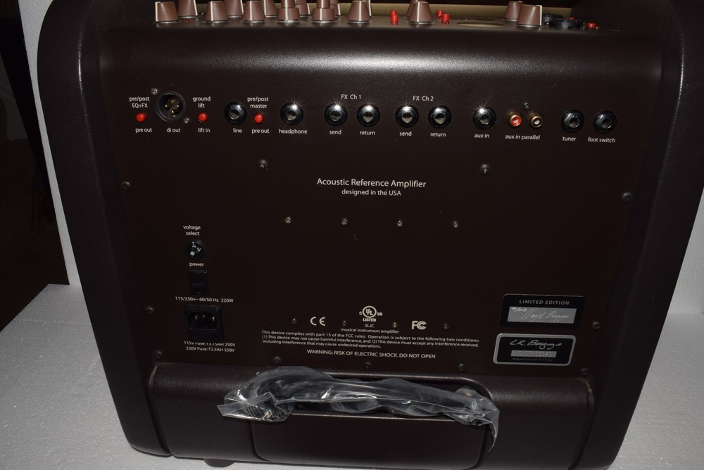 LR Baggs Acoustic Reference Amplifier - Limited Edition - China