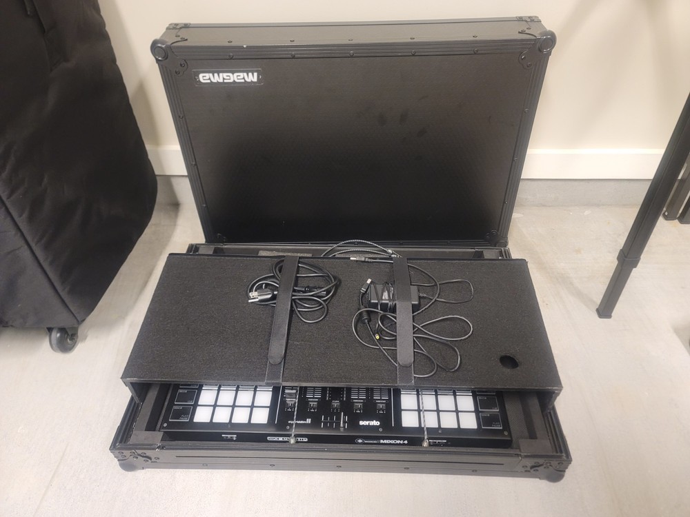 Reloop AMS-MIXON-4 Multicolor DJ Controller