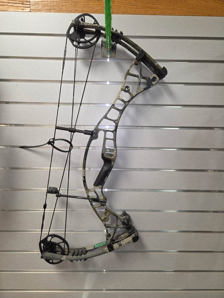 Hoyt Eclipse compound bow