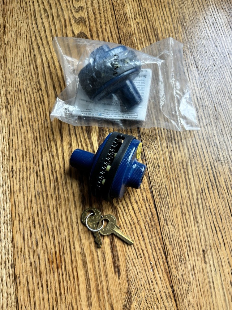 Two Master Gun Locks 90 Trigger Lock w/2 keys each