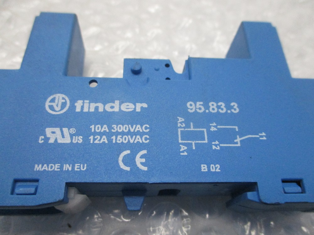 FINDER 95.83.3 RELAY BASE NSNP