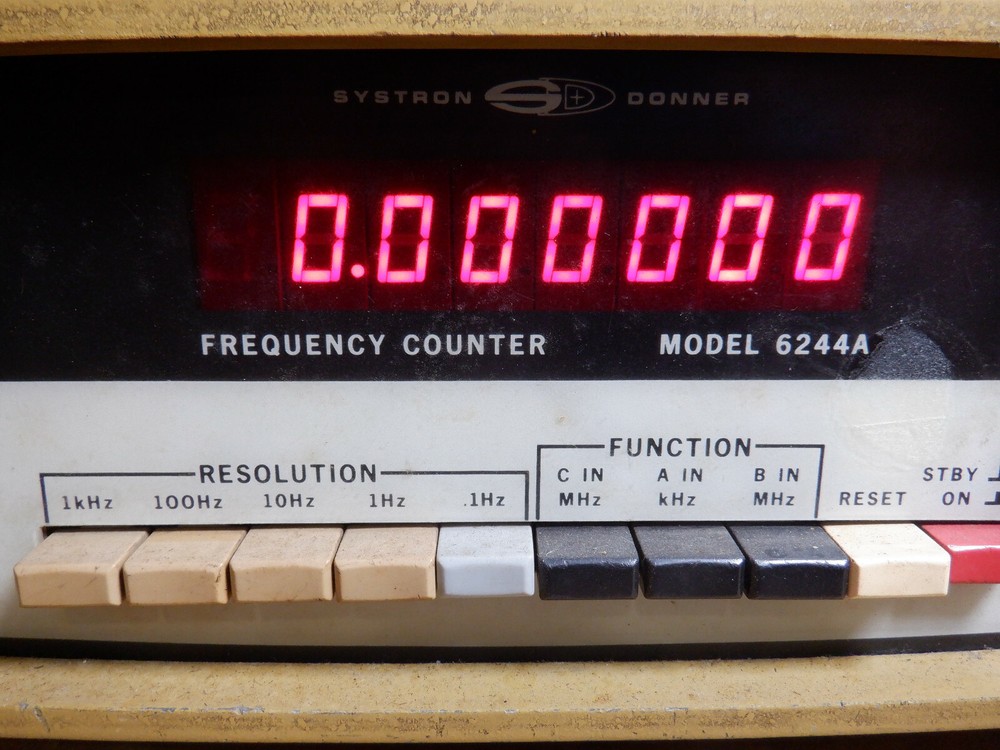 SYSTRON DONNER MODEL 6244A FREQUENCY COUNTER