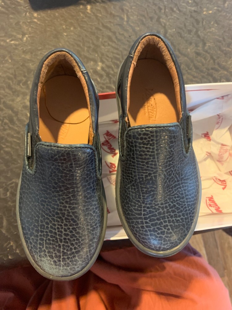 Venettini boys Navy sneakers Size 25