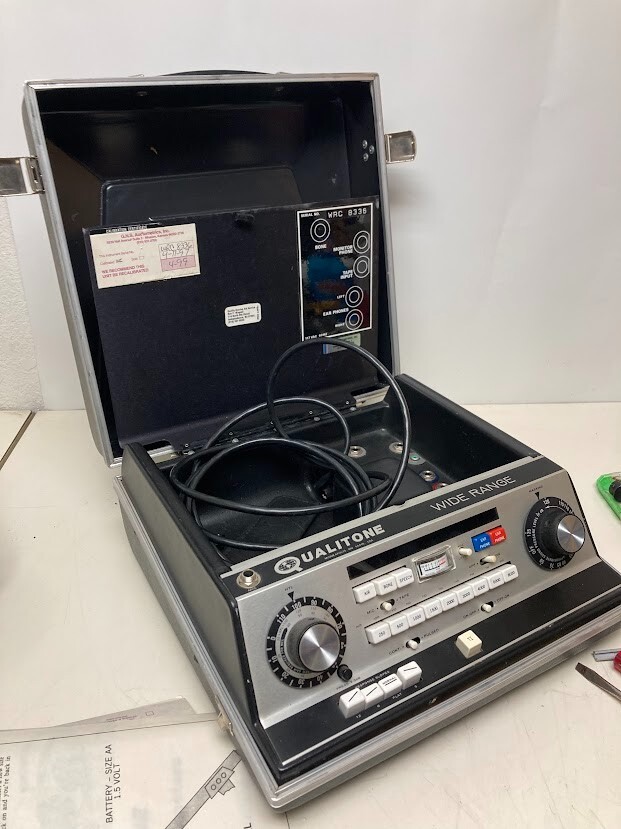 Qualitone Wide Range Hearing Ultratone Device System in Storage Case - Used