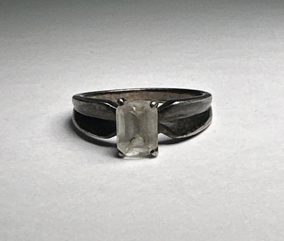 Vintage 925 Sterling Silver Square ￼Stone Ring