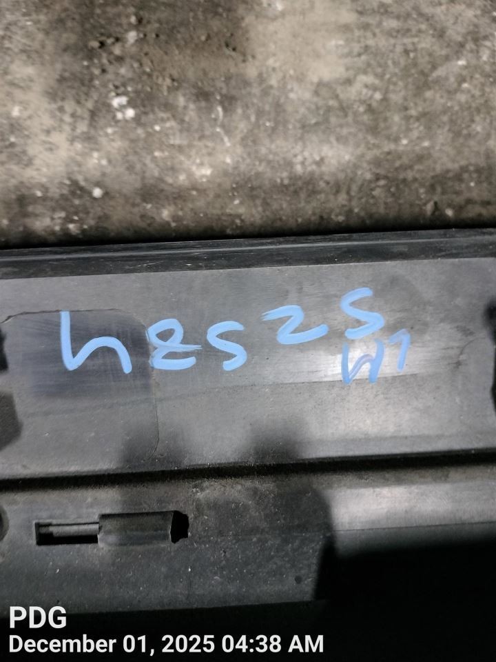 LEFT BLK ROCKER PANEL MOULDING OEM 2018 FORD ESCAPE