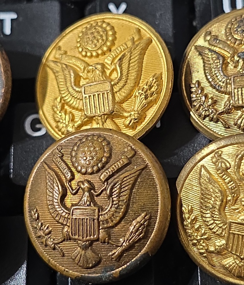 8 Great Seal Buttons US Army Assorted Makers