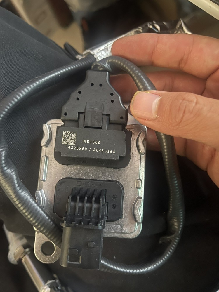Cummins Nitrogen Oxide Sensor 4326869RX NB1500 4326869