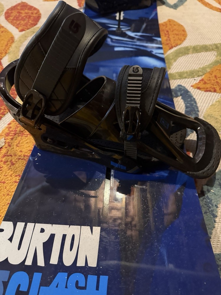 Burton Clash Snowboard With Freestyle Bindings