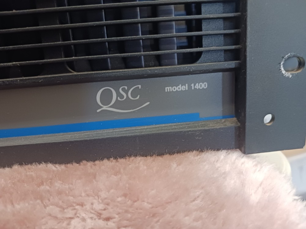 QSC Professional Stereo Amplifier Model: 1400