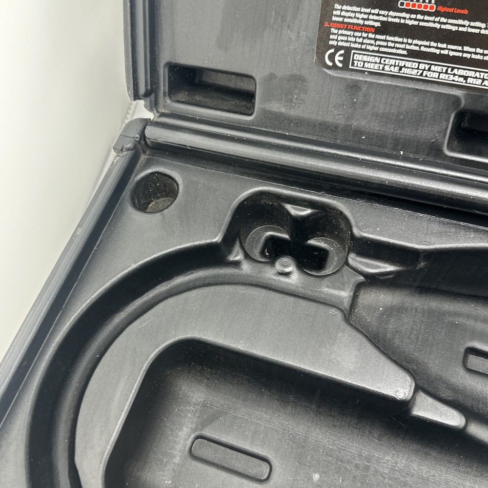 Snap-On Electronic Leak Detector ACT730 with Case