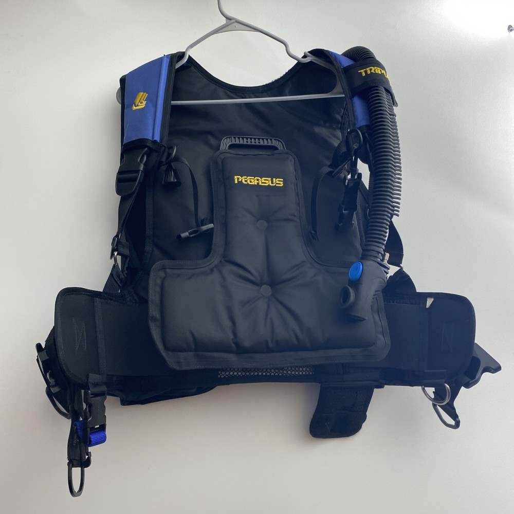 Mares Pegasus Triple BCD – Size Small – Excellent Condition – Scuba Diving BC