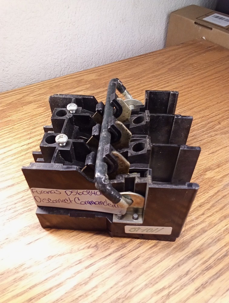 Furnace D56084001 Disconnect Commander (B)