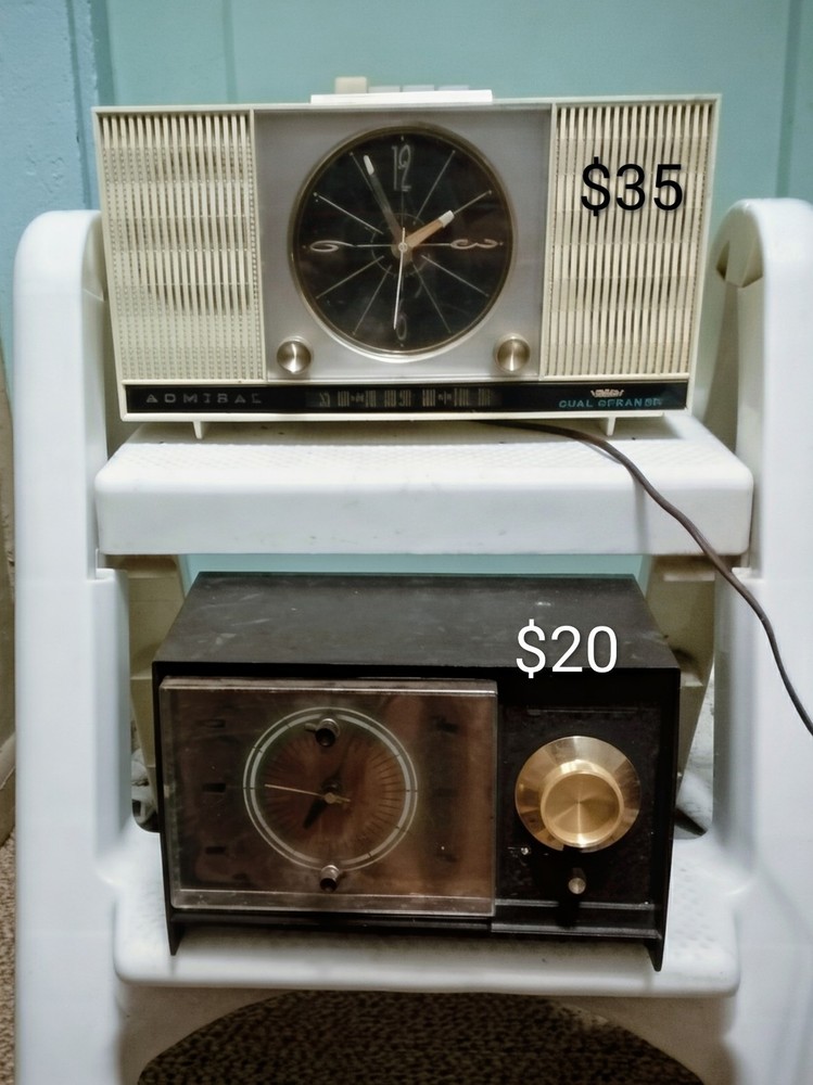 Vintage Radio(s)