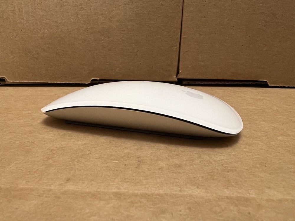 Apple Magic Mouse A1296 White Wireless Bluetooth + Fresh Batteries. Works Great
