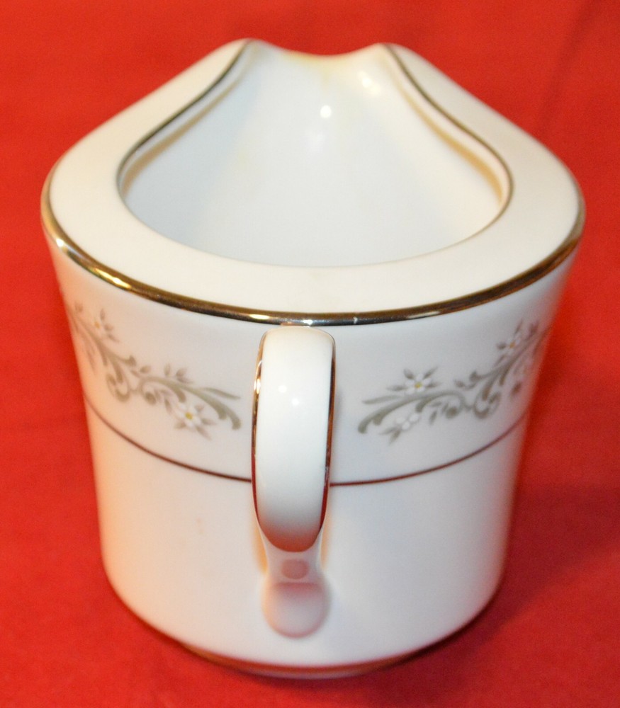 Noritake Parkridge, Creamer, Pattern 7561, 3 1/8"