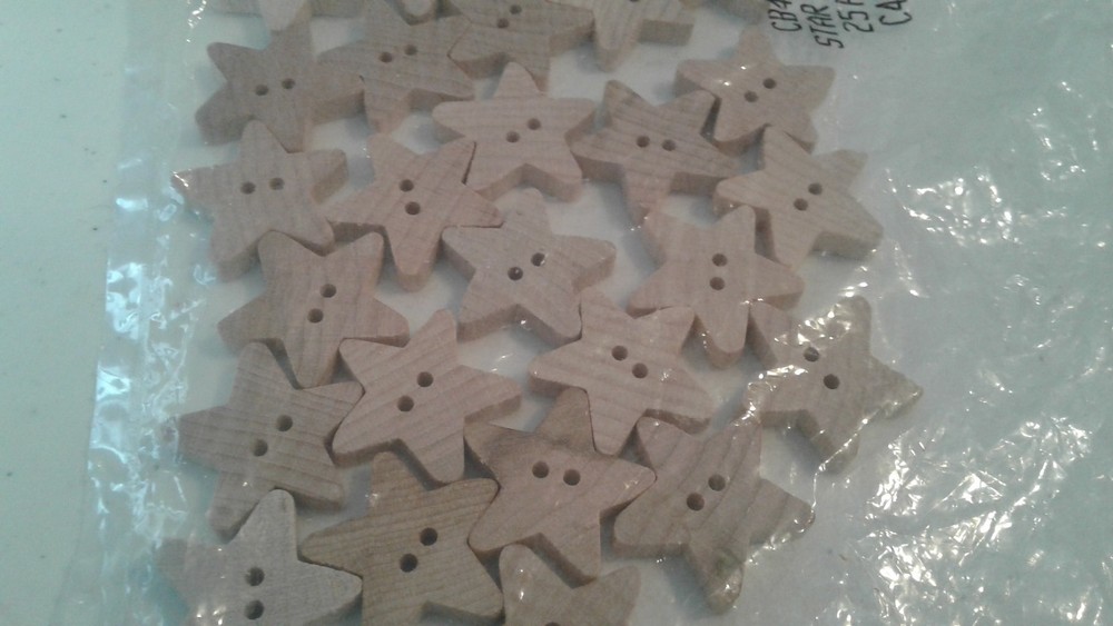 Buttons, 24 wooden star buttons