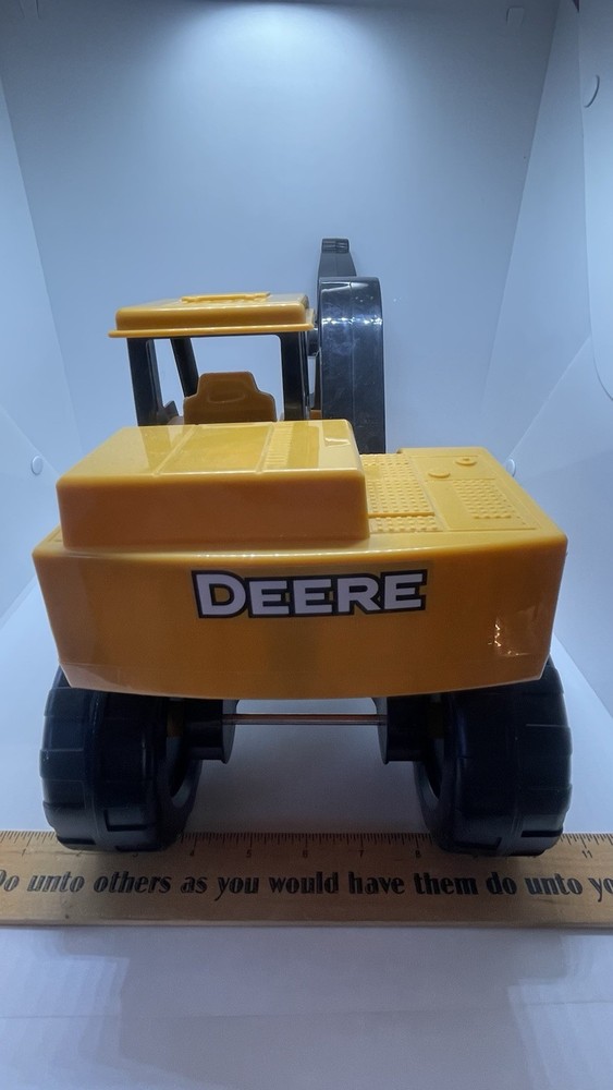 John Deere Big Scoop Construction Excavator