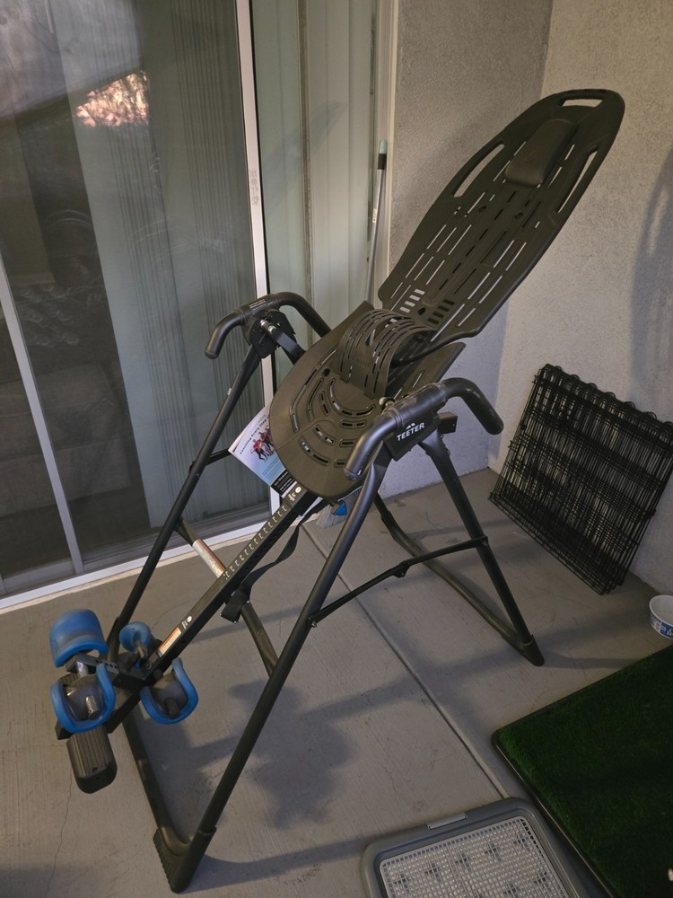 Teeter Hang UPS EP-560 Inversion Table With Back Pain Relief Kit