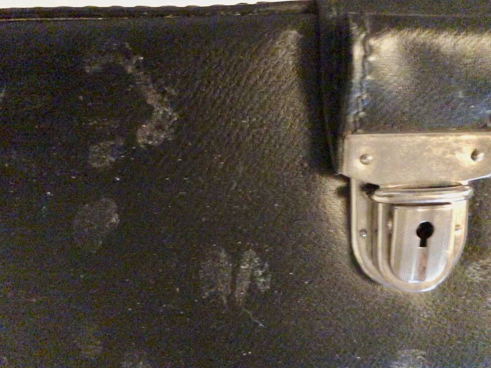 [Untested] Gossen Sinar Six Light Meter Set in Leather Case – Needs Cleaning