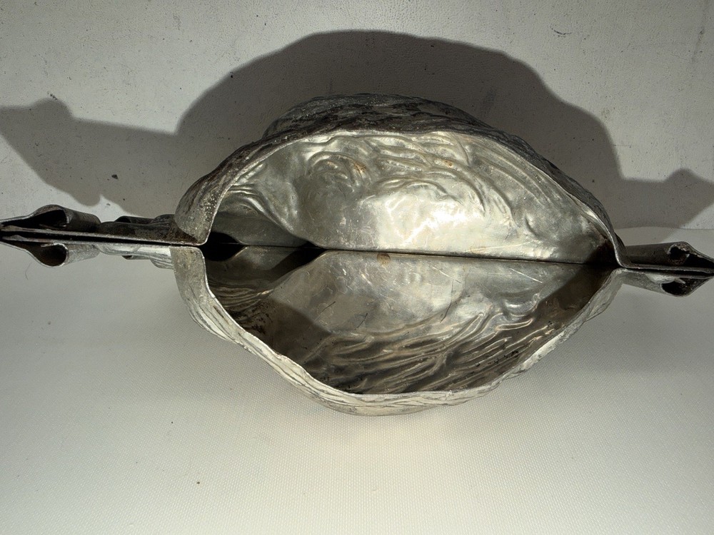 VINTAGE CHOCOLATE MOLD SWAN