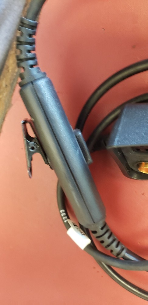 HARRIS P7300 TACTICAL NOISE CANCELLING HEADSET.