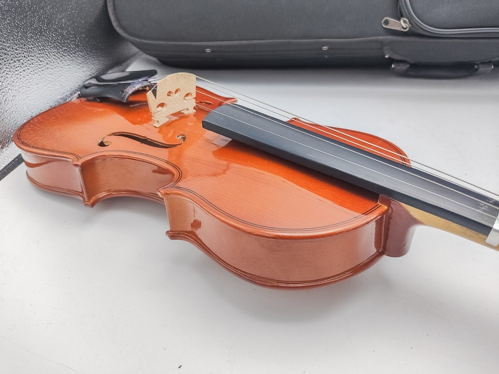 Unbranded 1/2 Size Violin w/ Case & Bow