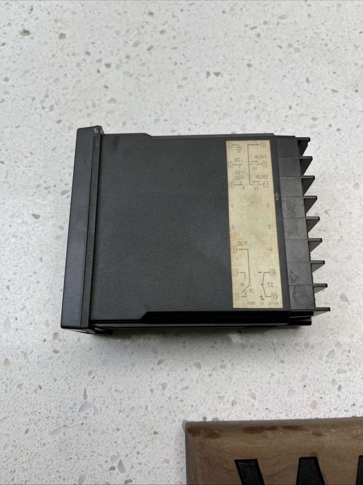 C400FK02-M*AF REX-C400 Temperature Controller RKC Instrument Inc.