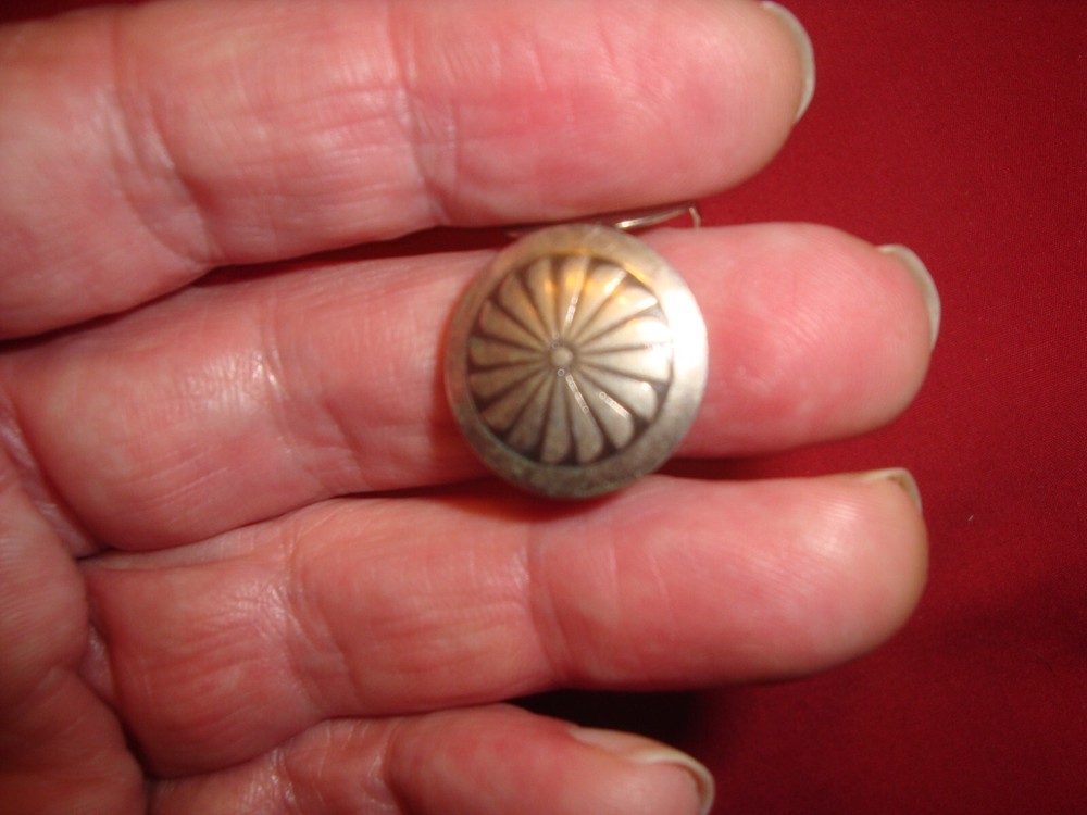Vintage Native American Silver Button cover with Flower design
