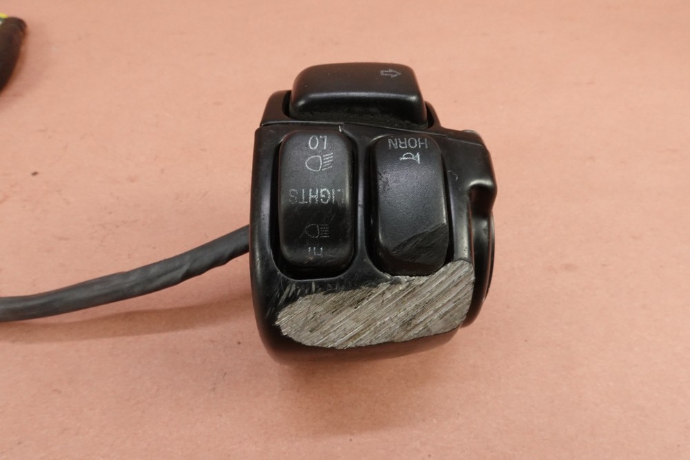 2004-2005 Harley Dyna Super Glide Sport FXDXI Left Handle Bar Control Switch