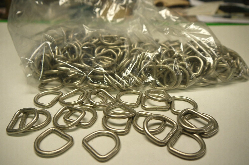 Wholesale Silver matt D Ring . for 90 pieces. 3/4"