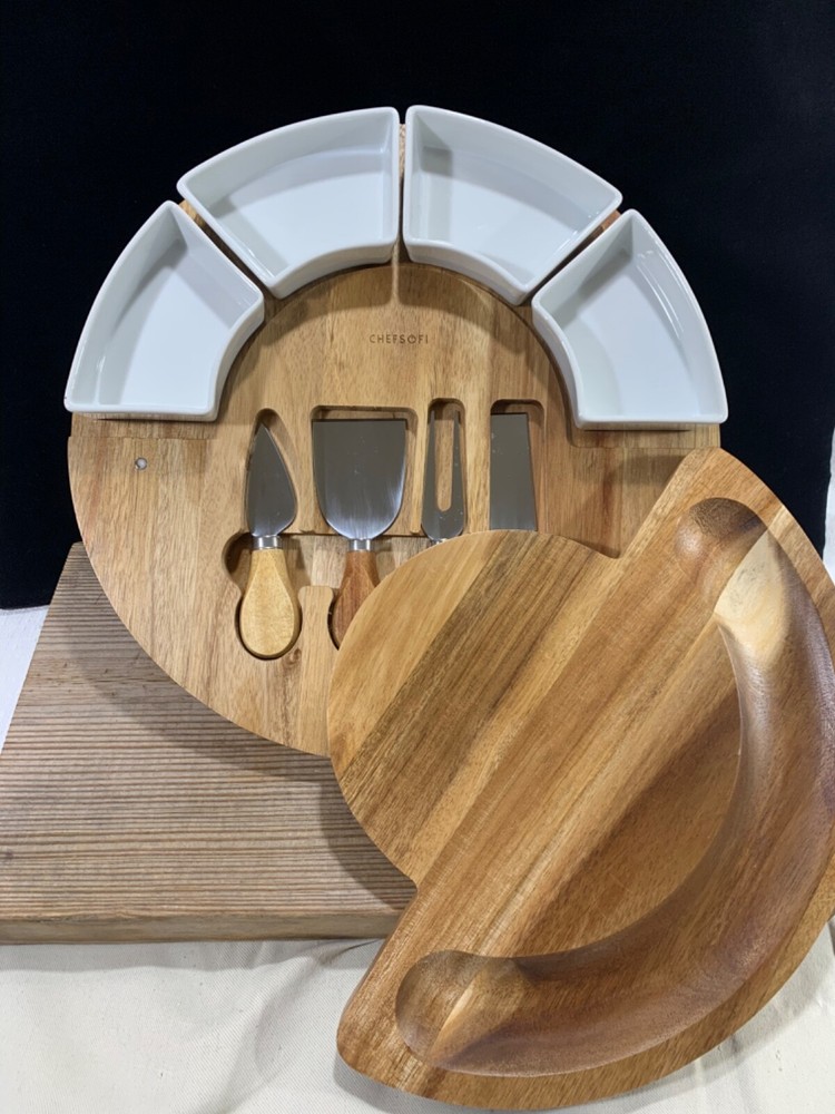 Bamboo Cheese Charcuterie Board pre owned