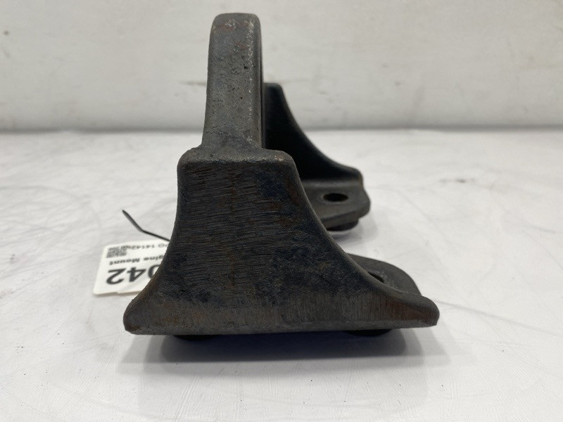 Freightliner MT55 Engine Mount 0130509001 (548-13042)