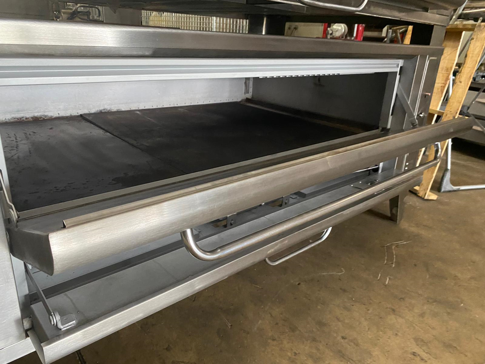 Used Blodgett 1060 Double stack gas pizza oven