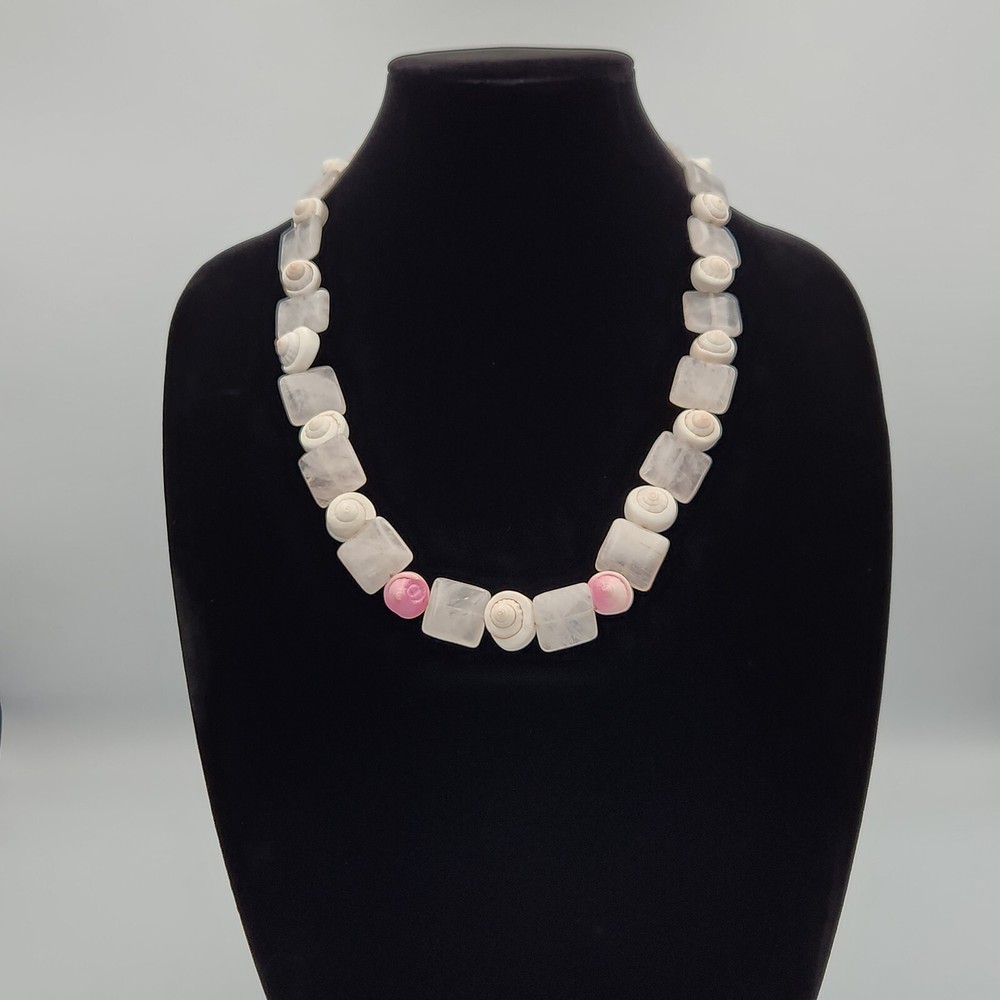 Shells and White Quartz Square Shapes Necklace