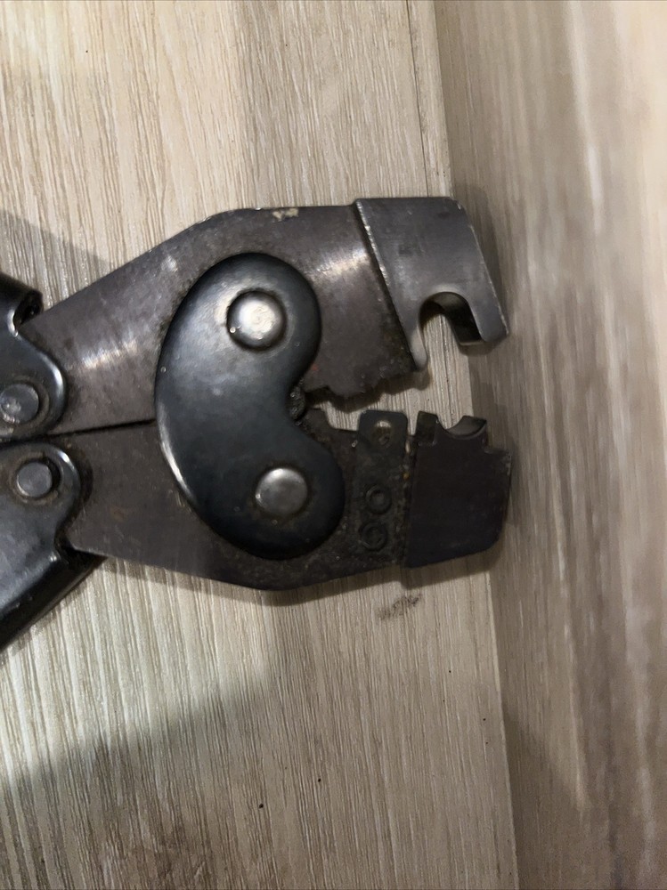 AMP-TE BNC HAND CRIMP CRIMPER TOOL 69477-1-D