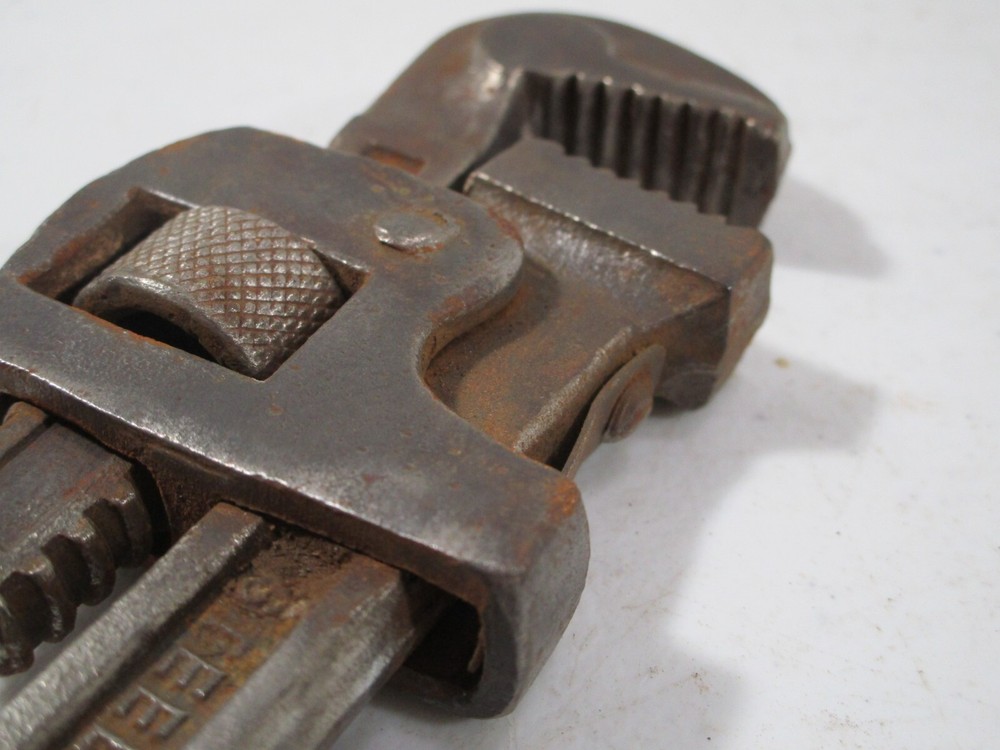 VINTAGE STILLSON WOOD HANDLE 8" PIPE WRENCH